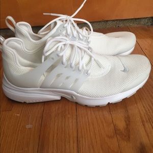 Nike Air Presto shoes- Women’s